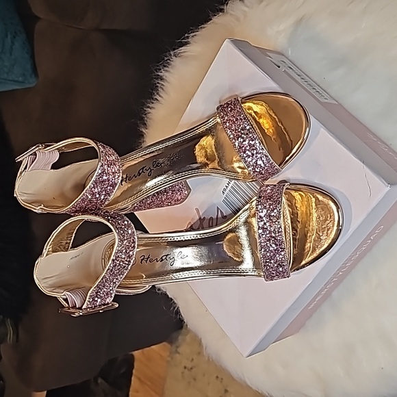 Pink GLITTER Heels!! - Picture 10 of 15